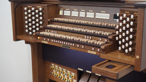 Opera 450 - obrazek 3