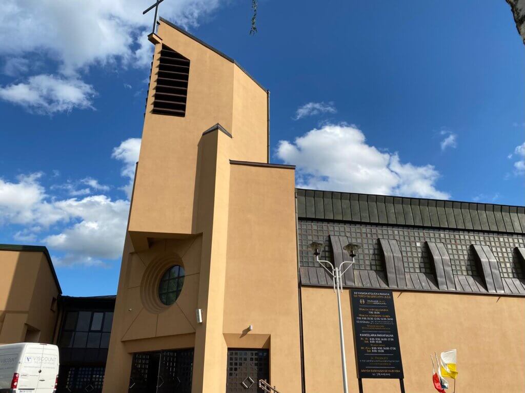 Jakie organy używane są w kościołach? Przewodnik po rodzajach organów i ich wyborze